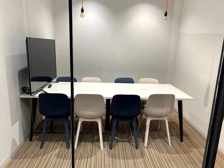 貸し会議室【8人部屋】 - ATOMica宮崎