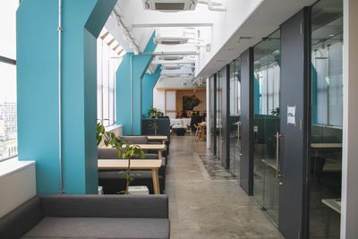 フリースペース - ATOMica宮崎 貸し会議室【大会議室】の室内の写真