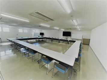 最大36名収容可！多目的に使える会議スペース - 九州旅客鉄道株式会社　建設工事部