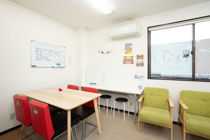 武蔵浦和駅徒歩1分グランドピアノ2台、最新防音室2台完備！ - 武蔵浦和駅前1分グランドピアノレンタルルーム・最新防音室2台完備