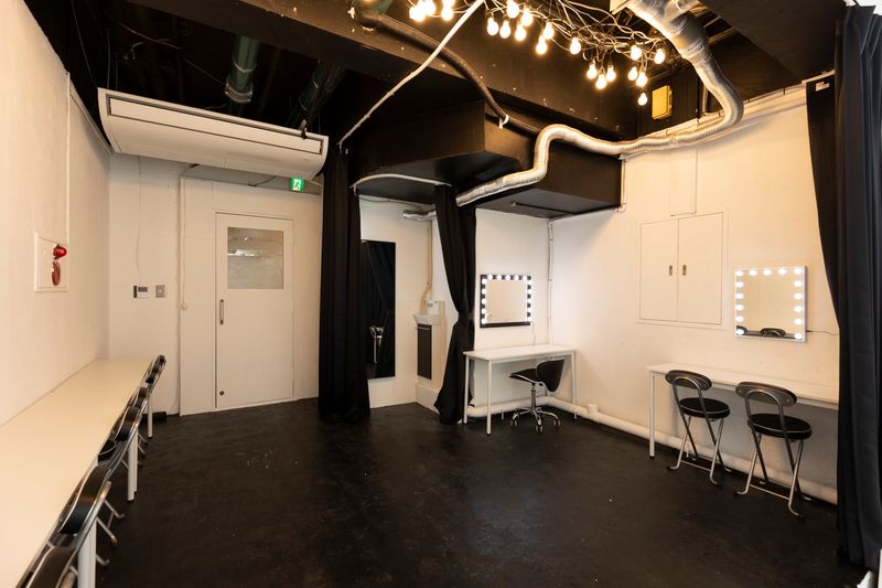 激安駅チカ幅11m3面R白ホリ＿スモーク大音量クロマキー可能 - アーティストフォトスタジオ四谷