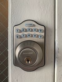 リモートLOCKにで入退室管理を行っています。 - シェアサロン ハコガシ 3F 305号室内 D号室の入口の写真