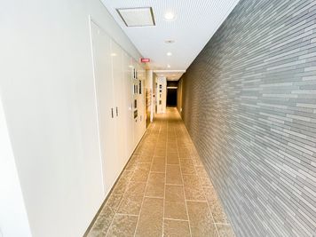1Fエントランス内廊下 - Webox hommachi レンタルスペースのその他の写真