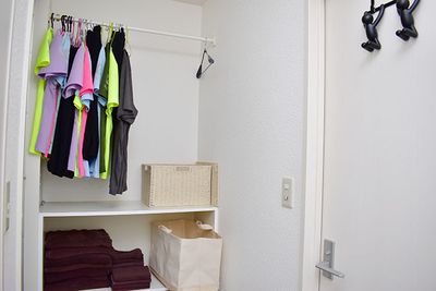更衣室
無料のレンタルウェア上下、施術用タオルあり - ボディコンディショニングAXIS 整体、エステの室内の写真