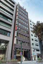 到着しましたら、3F受付までお越しください。 - 渋谷道玄坂アントレサロン 18名セミナールームの外観の写真