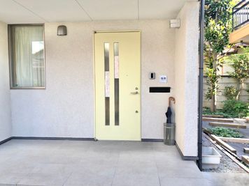 【用賀駅5分】一軒家(一階)貸切 ハウススタジオ用賀、撮影プランの入口の写真