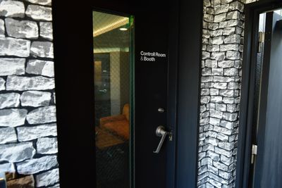 STUDIO SEEZE 6F RECルーム スチール撮影の入口の写真
