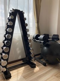 1~10㌔のダンベル
32㌔までの可変式ダンベル - LNGYM　烏丸御池店 レンタルジムの設備の写真