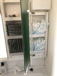 使い捨て歯ブラシと紙パンツがございます。 - PHスタジオ 荻窪駅徒歩1分！マッサージルームの室内の写真