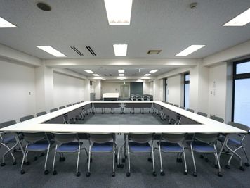 名古屋会議室 ナカトウ丸の内ビル店 第1会議室（1/4収容）の室内の写真