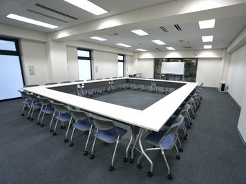名古屋会議室 ナカトウ丸の内ビル店 第1会議室（1/4収容）の室内の写真