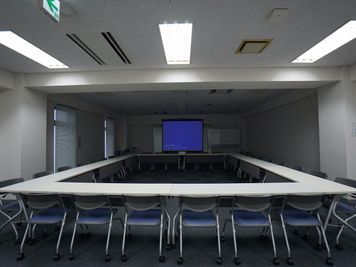 名古屋会議室 ナカトウ丸の内ビル店 第1会議室（1/4収容）の室内の写真