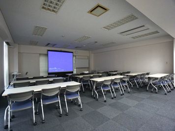 名古屋会議室 ナカトウ丸の内ビル店 第1会議室（1/4収容）の室内の写真