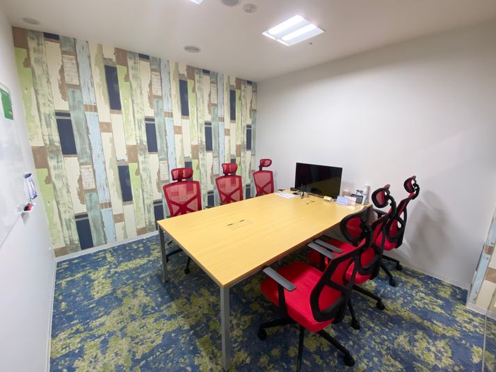 6名用貸会議室 - BIZcomfort大阪江戸堀