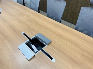 BIZcomfort大阪江戸堀 8名用貸会議室の室内の写真