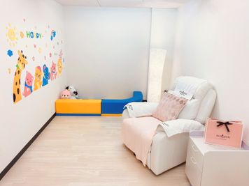 （別プラン）
「掲載者について詳しく見る」よりご予約可能 - ForyouNail ネイル専用席A1の室内の写真