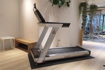 リーボック トレッドミルSL8.0　Treadmill - Sanitas（サニタス） Sanitas2F  ５０㎡貸切ジム の設備の写真