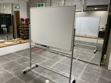 JK Studio 三宮 ウエストモンドビルB1 【地域最安値❗1500 -> 777円】ダンスレッスンスタジオの室内の写真