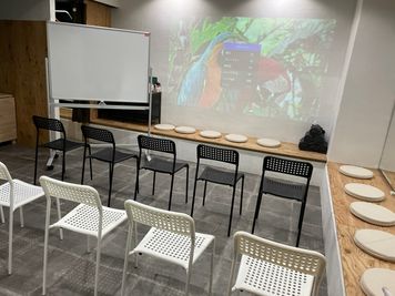 セミナーにも！ - JK Studio 三宮 ウエストモンドビルB1 【地域最安値❗1500 -> 777円】ダンスレッスンスタジオの室内の写真