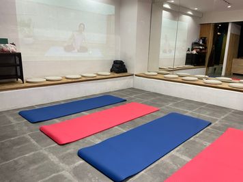 ヨガにも！ - JK Studio 三宮 ウエストモンドビルB1 【地域最安値❗1500 -> 777円】ダンスレッスンスタジオの室内の写真