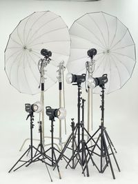 照明機材無料 - アーティストフォトスタジオ四谷 激安駅チカ幅11m3面R白ホリ＿スモーク大音量クロマキー可能の室内の写真