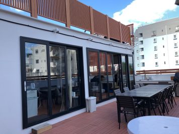 【響テラス】_1階テラス - 【池袋響テラス】（個室+BBQテラス）貸切最大25名 （個室+BBQテラス）パーティ🎉ビジネス🖋懇親会🎤撮影📸の室内の写真