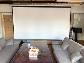 【響テラス】_プロジェクター - 【池袋響テラス】（個室+BBQテラス）貸切最大25名 （個室+BBQテラス）パーティ🎉ビジネス🖋懇親会🎤撮影📸の設備の写真