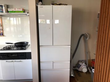 【響テラス】_冷蔵庫 - 【池袋響テラス】（個室+BBQテラス）貸切最大25名 （個室+BBQテラス）パーティ🎉ビジネス🖋懇親会🎤撮影📸の設備の写真