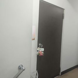 2階外ドア - ささらバレエアカデミー バレエスタジオレンタルの入口の写真