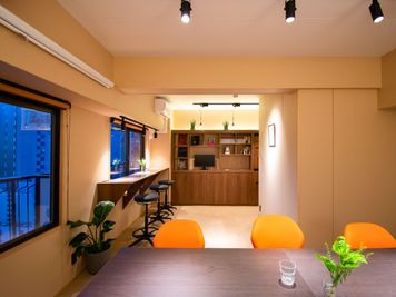 東京会議室 Orange Lab. ウィン青山一丁目駅前店 会議室の室内の写真