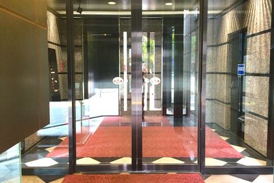 新宿レンタル会議室 SO! 12名用 中会議室の室内の写真