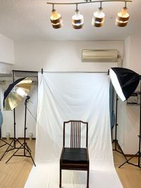 撮影機材
アンティーク風椅子 - レンタルスタジオプラス　西中島南方1号店 レンタルスタジオプラス　西中島店の設備の写真