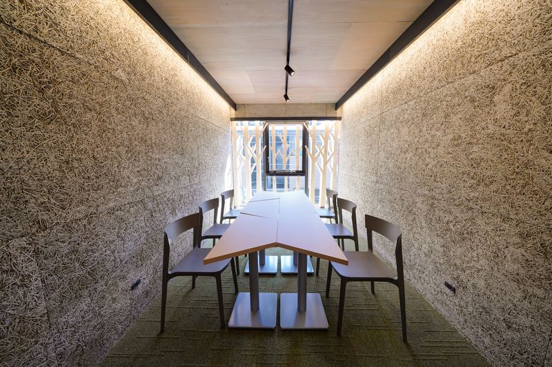 カフェ×コワーキングスペース - ハレダスCafe