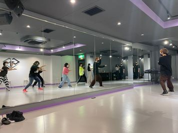 GP DANCE ACADEMY 更衣室付き、ダンススタジオの室内の写真