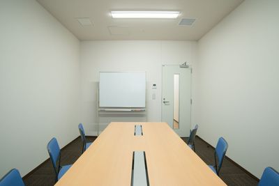 会議室4　室内 - 埼玉カンファレンスセンター 【ロイヤルパインズホテル浦和】会議室4の室内の写真