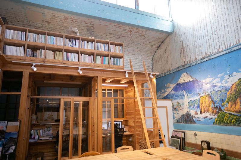 築90年元銭湯(オフィス側のみ) - レボン快哉湯