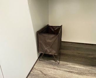 お荷物入れを設置いたしました！ - 【閉店】TIME SHARING 渋谷宮益坂 テレワークブースB（小）の設備の写真