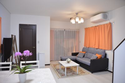 T Family 一軒家/庭付き/和室8畳/4LDK/駅徒歩8分/最大12人の室内の写真