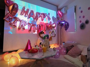 オリジナルの装飾が楽しめるので、お誕生日会にもぴったり🎂お友達や恋人へのサプライズに喜ばれること間違いなし！ - Lumiére (ルミエール) 【Lumiére(ルミエール)】の室内の写真