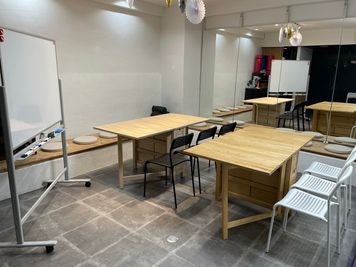 会議設備充実！２０名着席可！JR元町駅１分！24時間営業1h〜利用可 - JK Studio 三宮 ウエストモンドビルB1