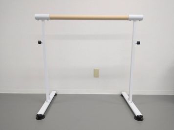 ■バレエバー■高さ２段階調整可能 (無料) - シェア・スタジオ Bluebird《元町Aスタジオ》 レンタルスタジオの設備の写真