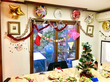 クリスマスパーティーの飾り付け - 東京キチ リビング〜ダイニング〜キッチン広々スペース プラン2の室内の写真