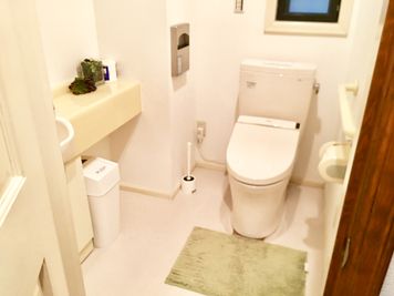 トイレ - 東京キチ 一軒家 商用映像撮影利用の室内の写真