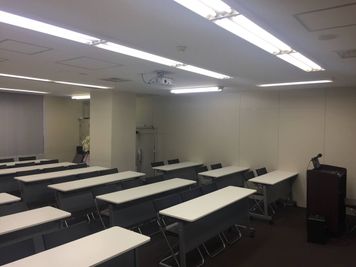 大阪会議室 NSEリアルエステート梅田店 B室の室内の写真