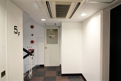 スタジオの扉（５階） - 渋谷セレクトスペース 渋谷セレクトスペース（控え室３部屋完備）の室内の写真