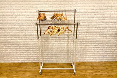 ハンガーラック×３台【８階】 - 渋谷セレクトスペース 渋谷セレクトスペース（控え室３部屋完備）の設備の写真