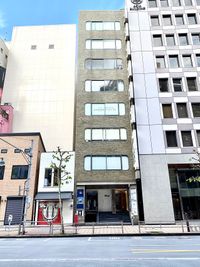 【大通り側】ビル外観 - 渋谷セレクトスペース 渋谷セレクトスペース（控え室３部屋完備）の外観の写真