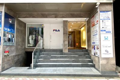 【大通り側】ビルエントランス - 渋谷セレクトスペース 渋谷セレクトスペース（控え室３部屋完備）の外観の写真