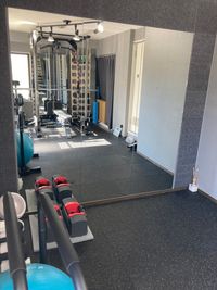 Rental gym BIG トレーニングルーム兼スペースの室内の写真