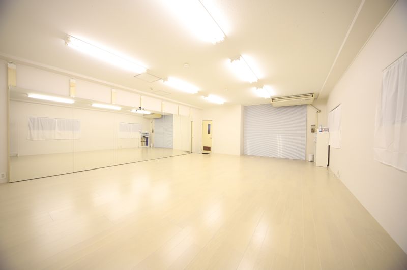 清潔でシンプルな駅近スタジオ(ダンス禁止) - SAVAGE 淀屋橋店